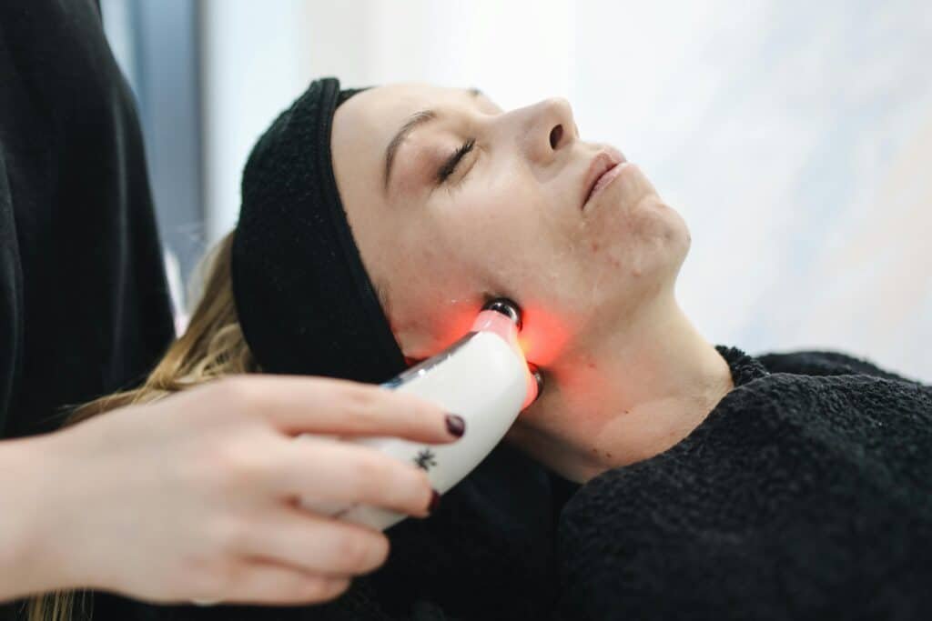 Laser light facelift therapy